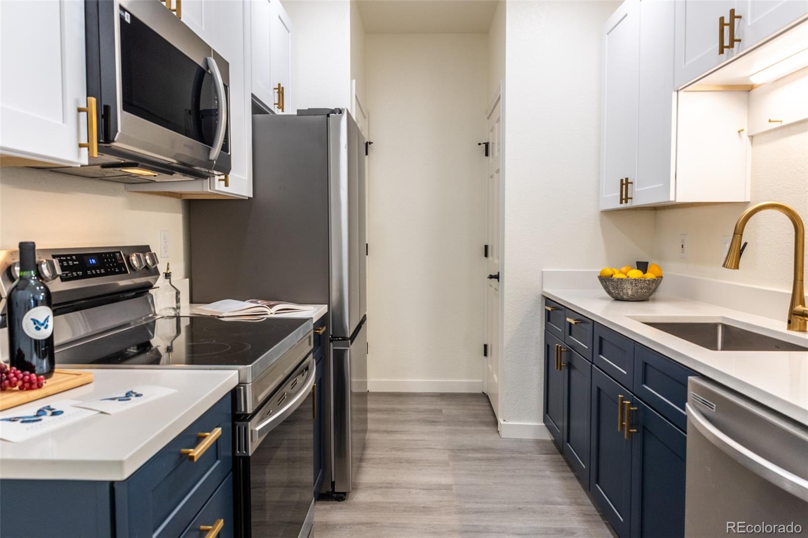 MLS Image #11 for 3016 w prentice avenue l,littleton, Colorado