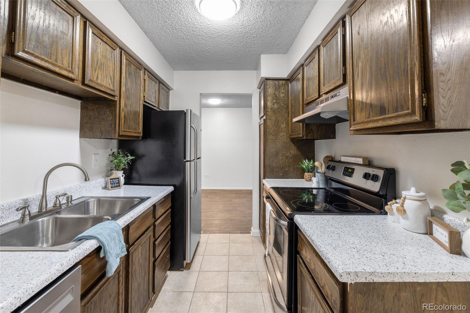 MLS Image #16 for 4565 s lowell boulevard,denver, Colorado