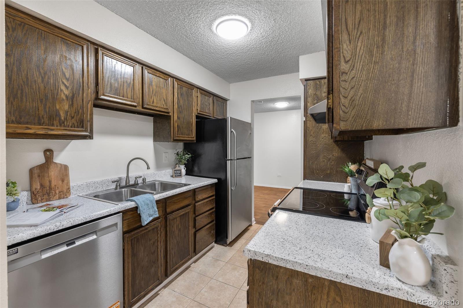 MLS Image #18 for 4565 s lowell boulevard,denver, Colorado