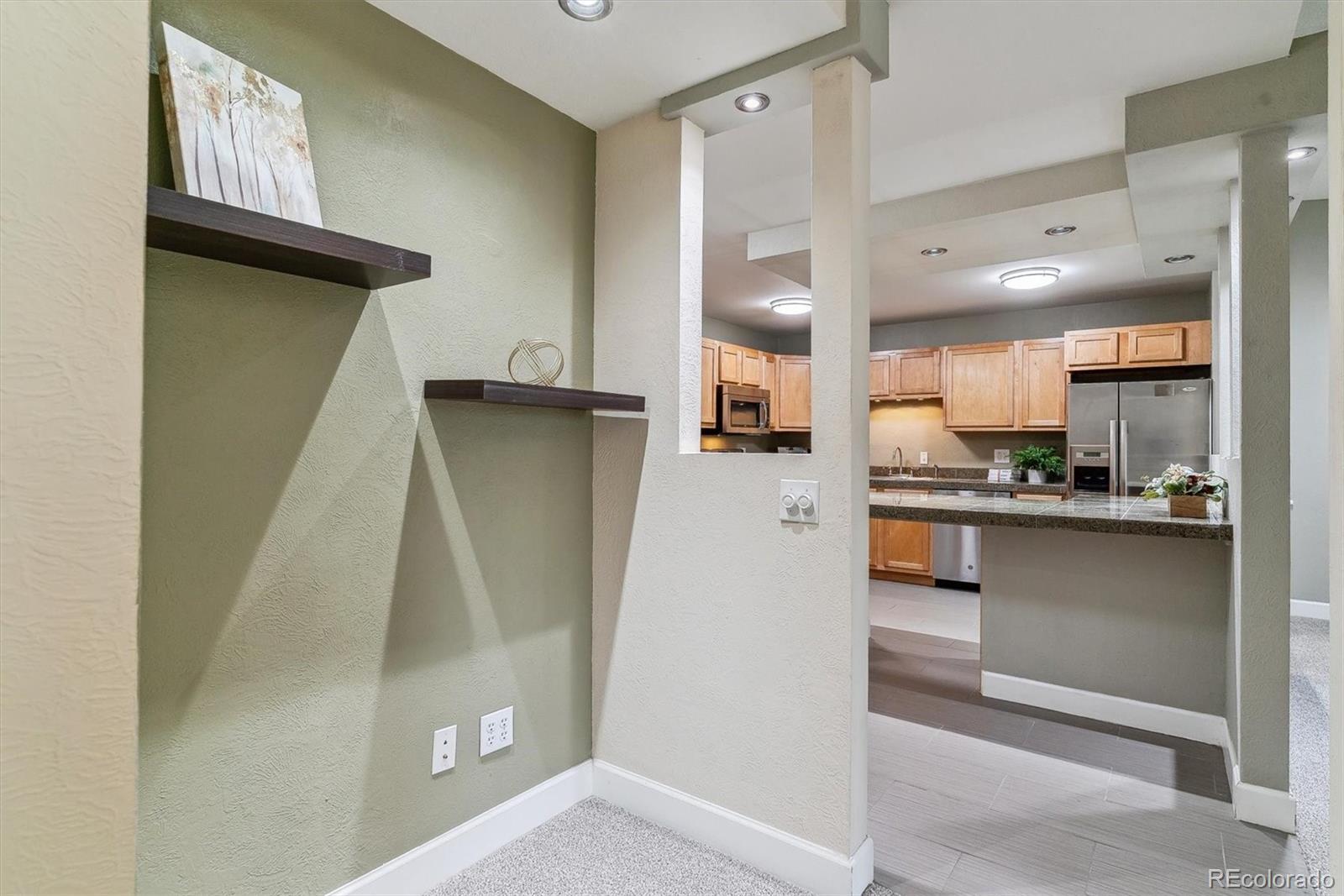 MLS Image #15 for 610 s clinton street 3d,denver, Colorado