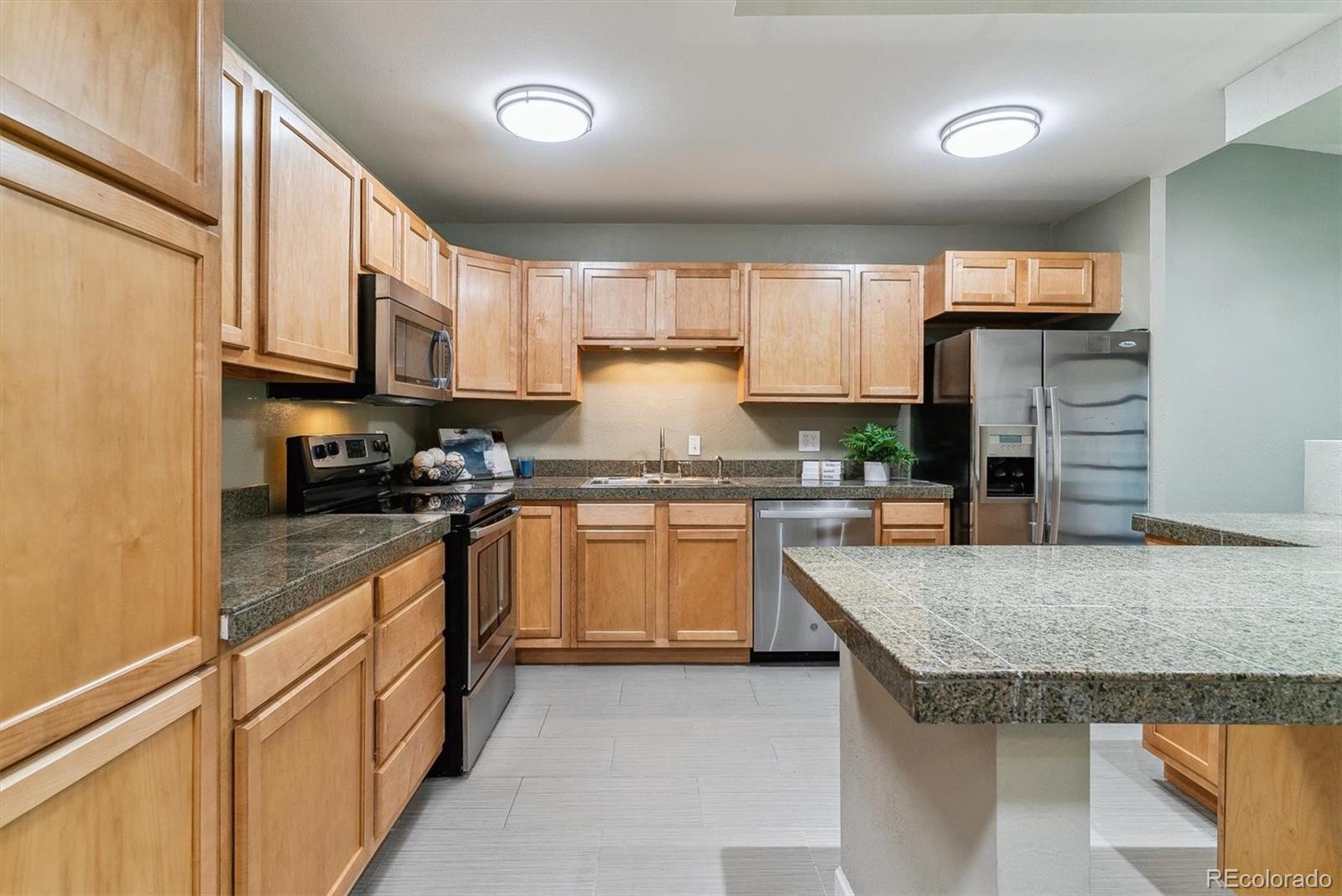 MLS Image #2 for 610 s clinton street 3d,denver, Colorado