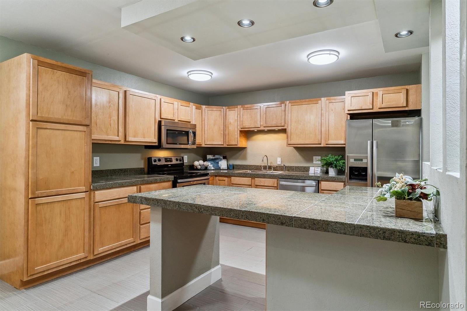 MLS Image #3 for 610 s clinton street 3d,denver, Colorado