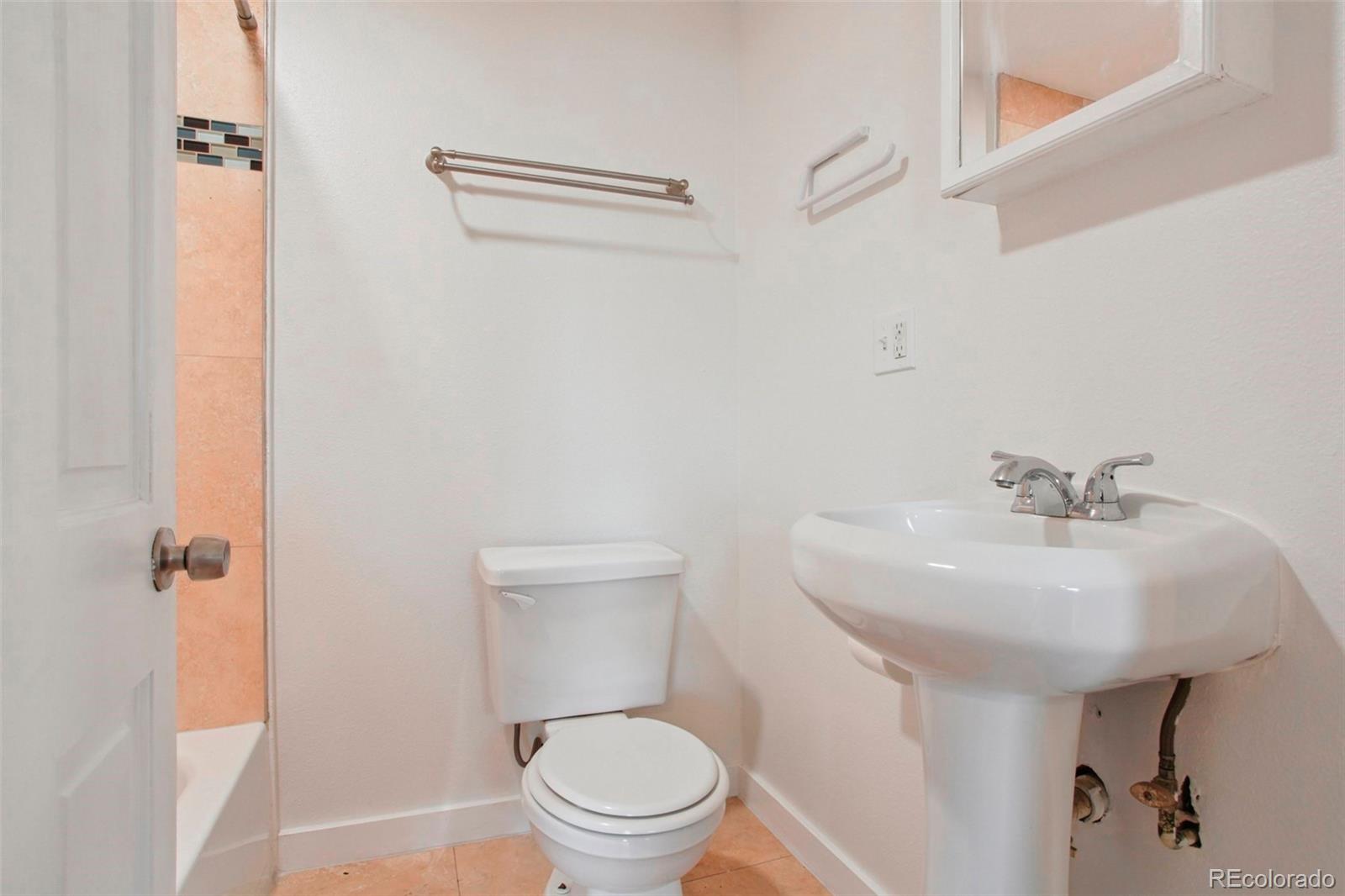 MLS Image #13 for 1661  valentia street,denver, Colorado