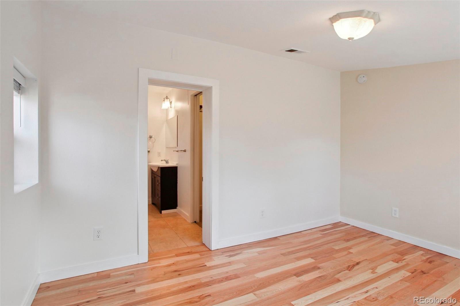 MLS Image #18 for 1661  valentia street,denver, Colorado