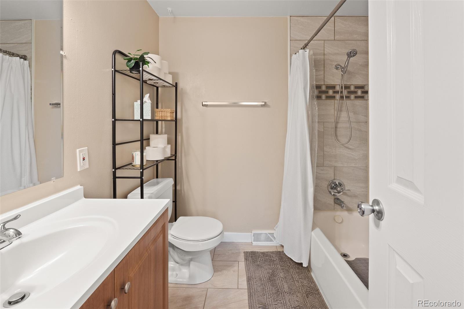 MLS Image #28 for 12702 e alaska place,aurora, Colorado