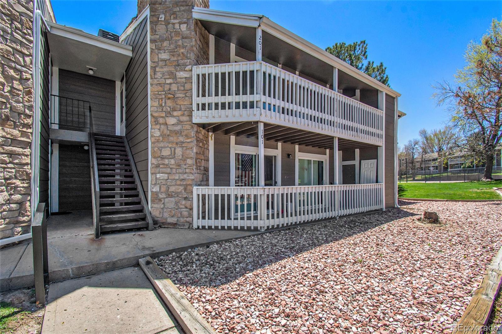 MLS Image #22 for 15165 e 16th place,aurora, Colorado