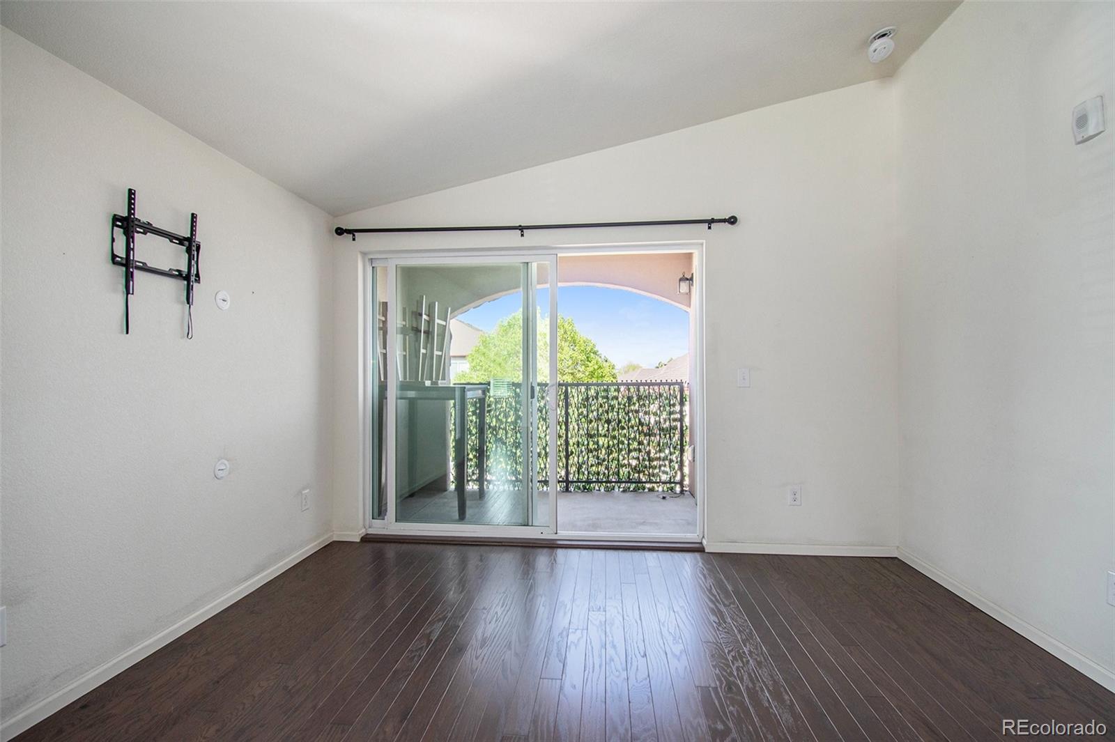MLS Image #5 for 15165 e 16th place,aurora, Colorado