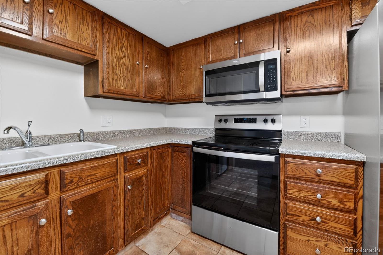 MLS Image #3 for 14001 e marina drive,aurora, Colorado