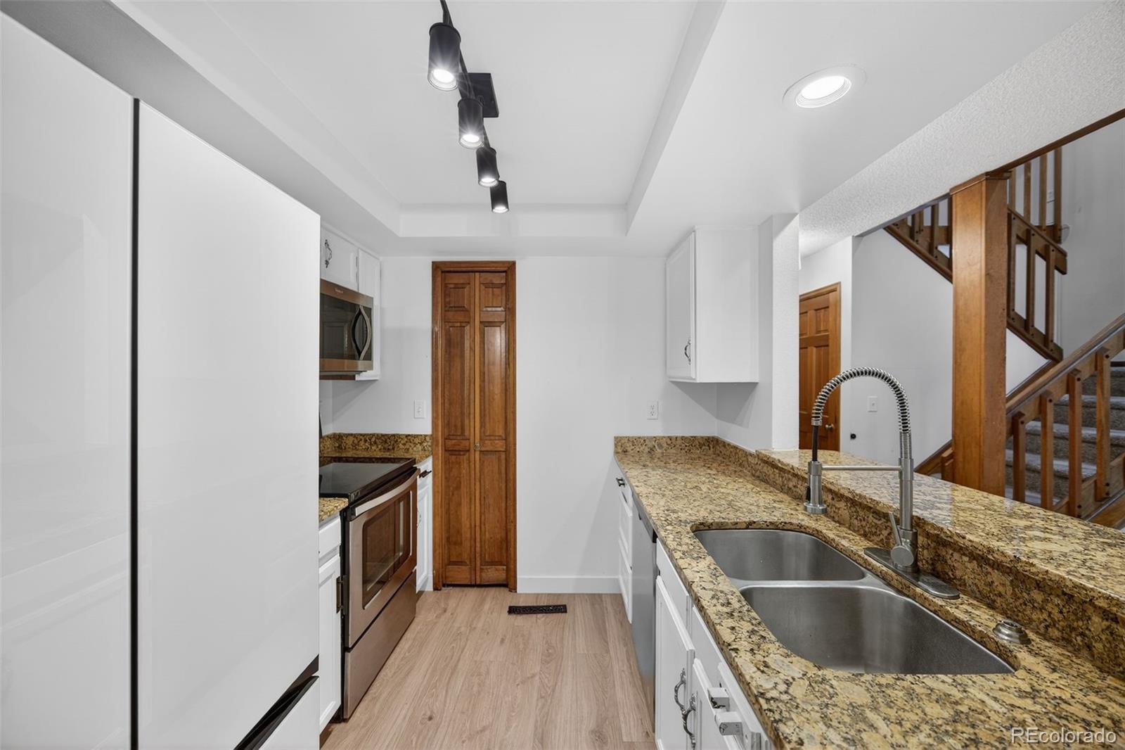 MLS Image #10 for 4110 s evanston circle b,aurora, Colorado