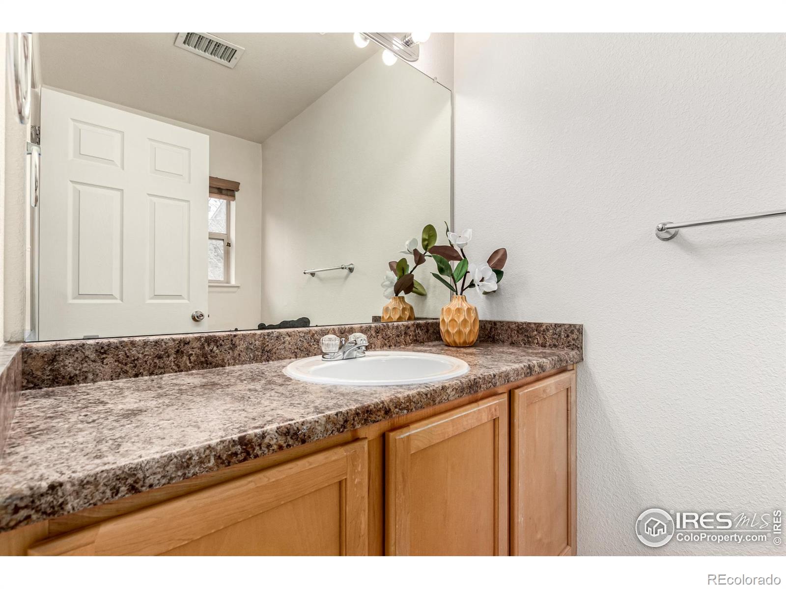 MLS Image #13 for 18766 e yale circle,aurora, Colorado