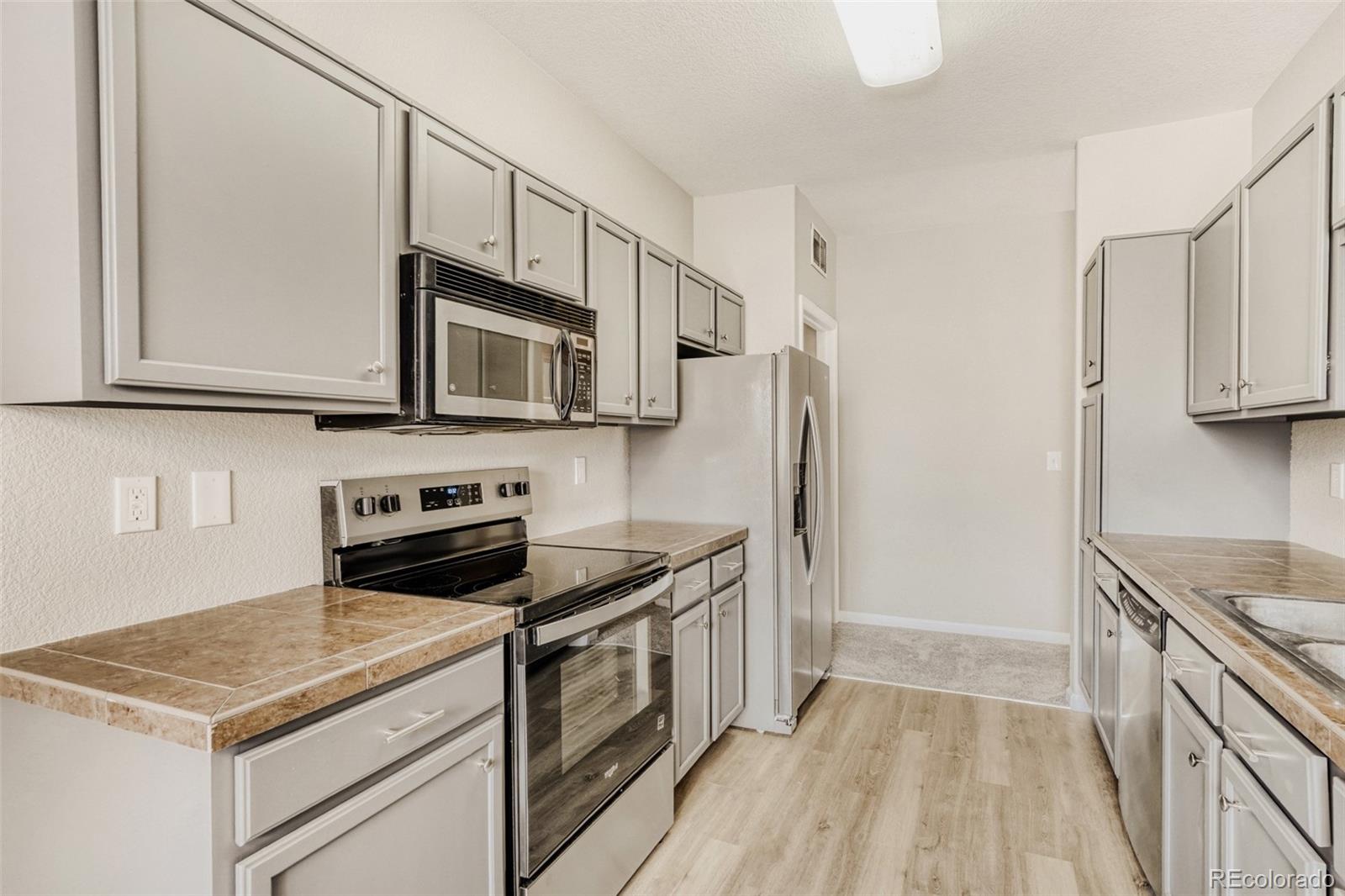 MLS Image #5 for 22560 e ontario drive,aurora, Colorado