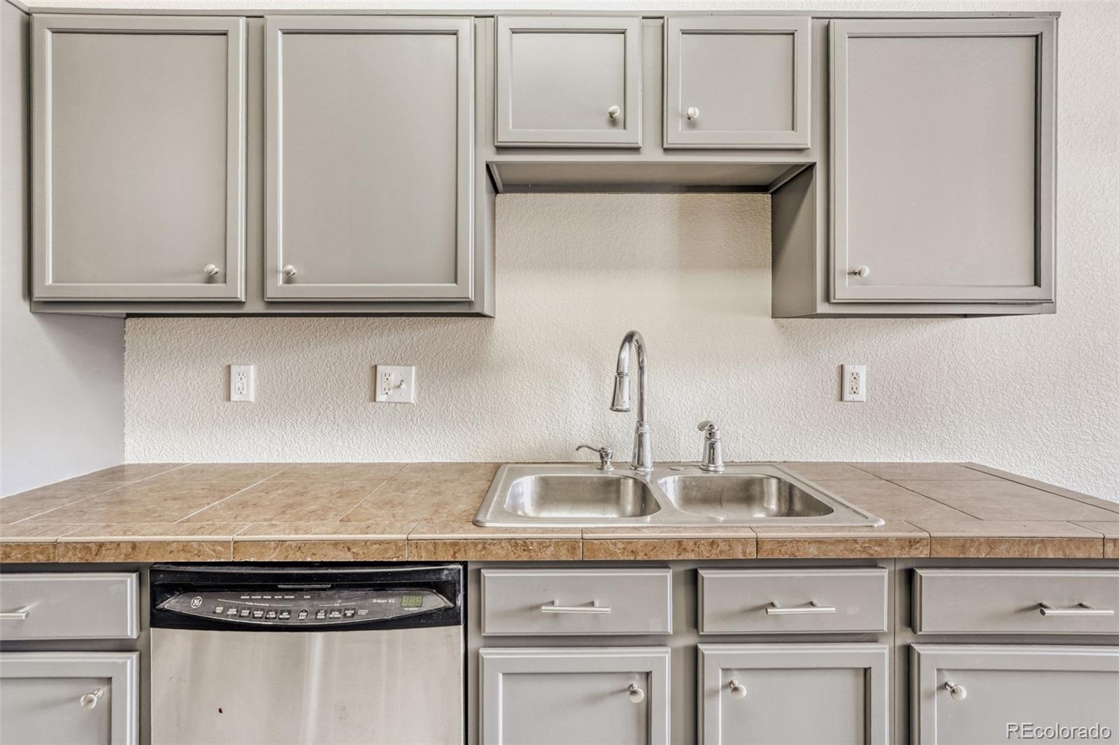MLS Image #6 for 22560 e ontario drive,aurora, Colorado