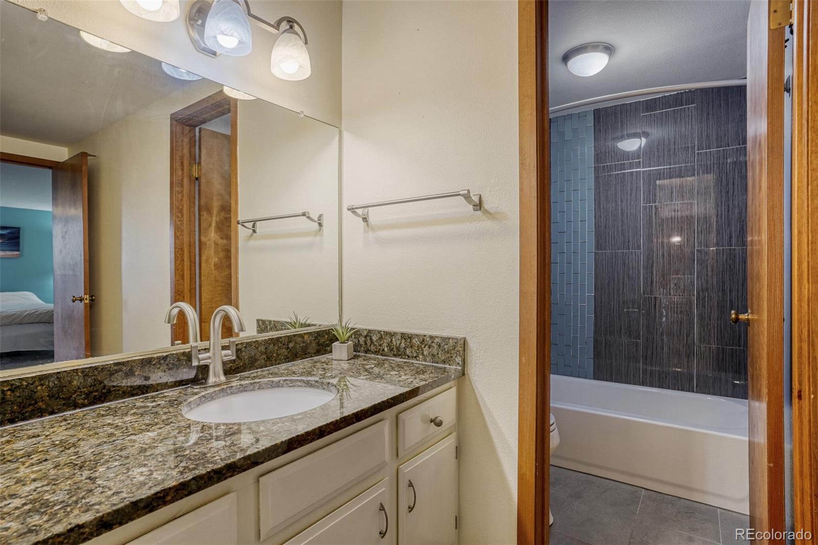 MLS Image #8 for 800 n pearl street 403,denver, Colorado