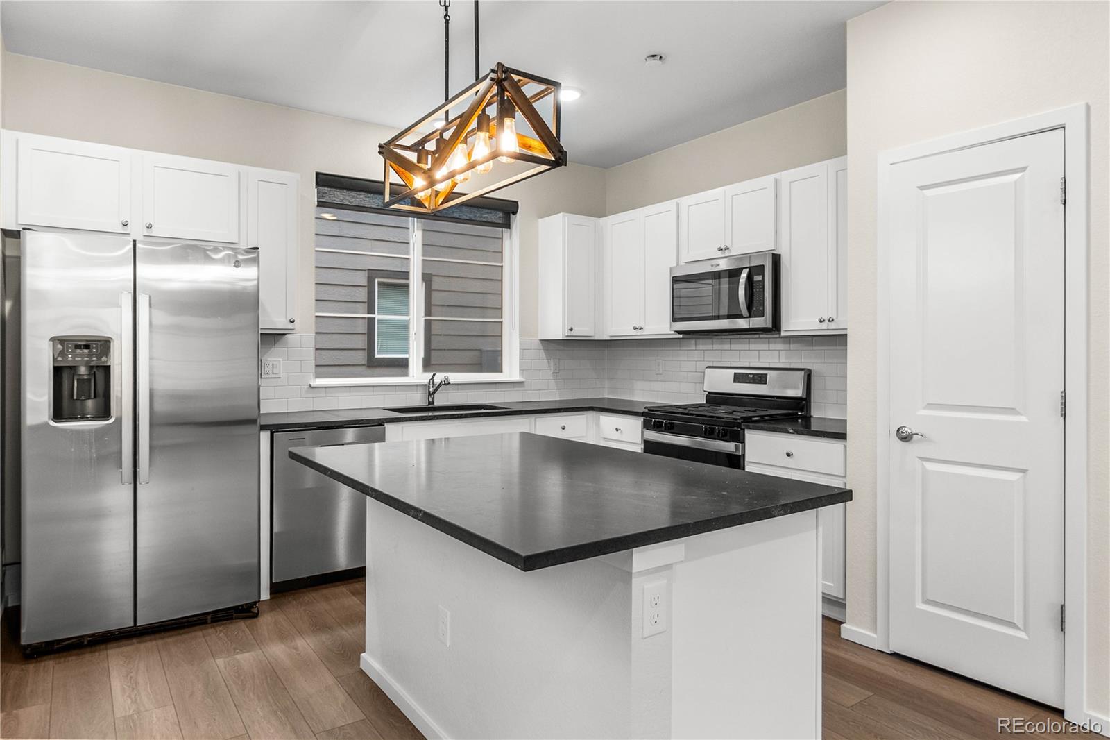 MLS Image #12 for 23630 e 41st avenue,aurora, Colorado