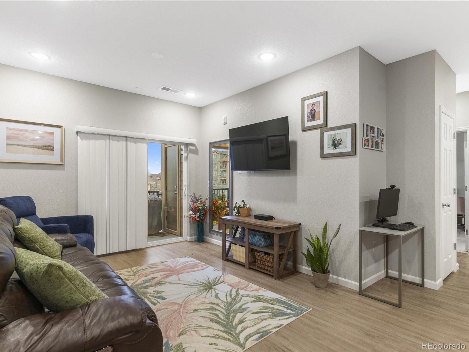 MLS Image #5 for 9981 w victoria place 202,littleton, Colorado