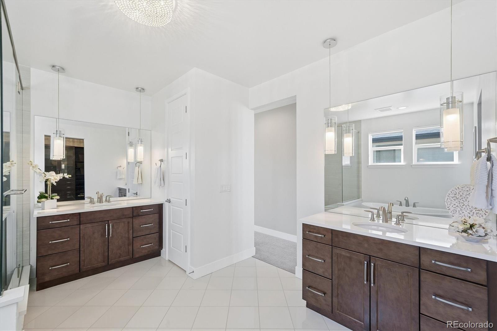 MLS Image #16 for 8484 e 51st avenue,denver, Colorado