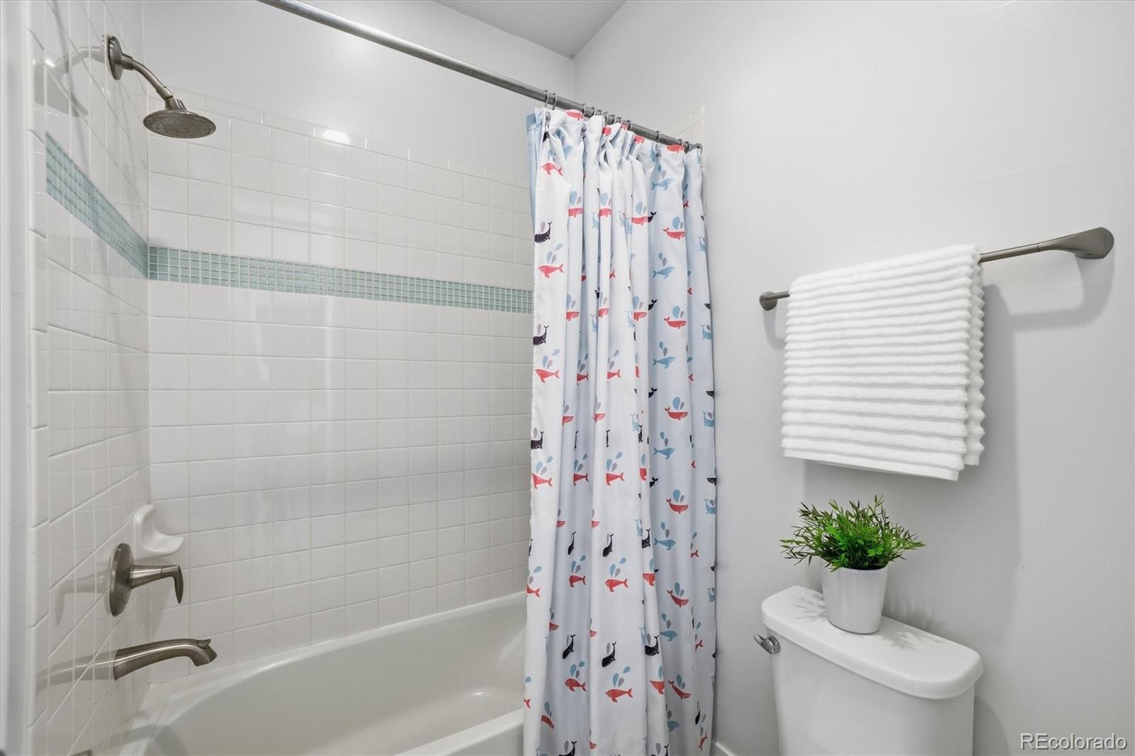 MLS Image #20 for 8484 e 51st avenue,denver, Colorado