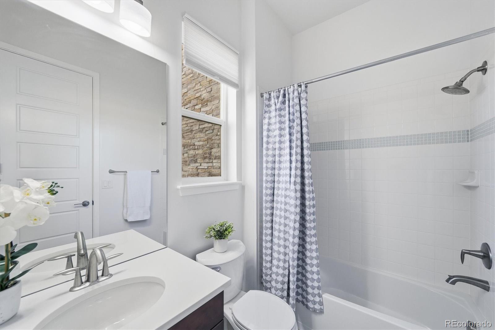 MLS Image #24 for 8484 e 51st avenue,denver, Colorado
