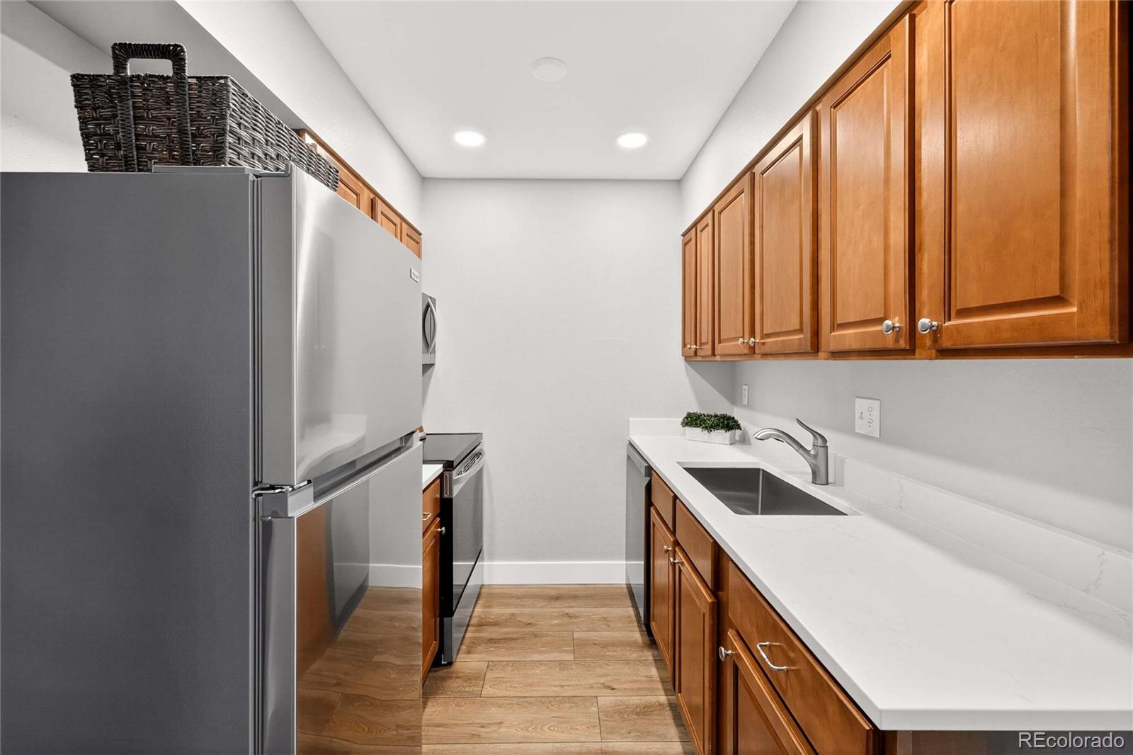 MLS Image #11 for 4110  hale parkway,denver, Colorado