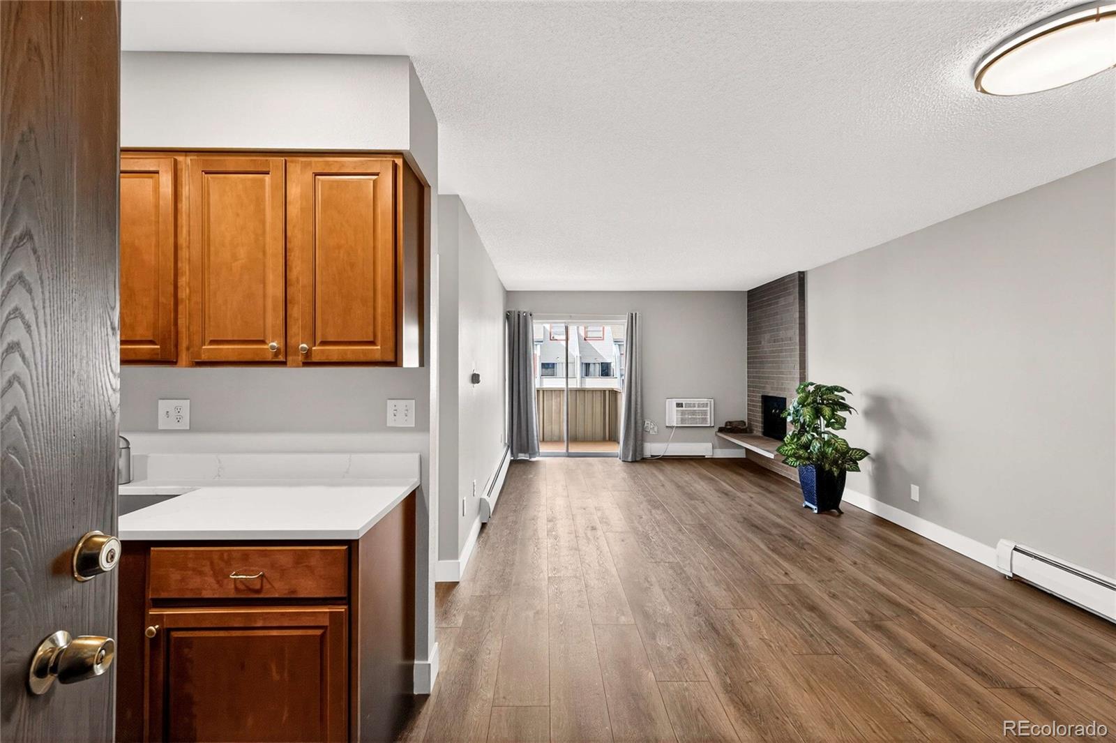 MLS Image #15 for 4110  hale parkway,denver, Colorado