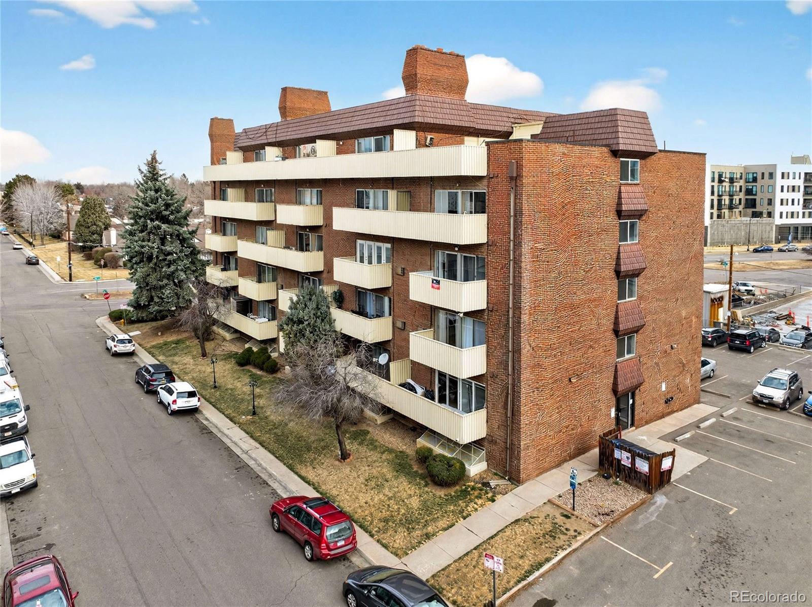 MLS Image #36 for 4110  hale parkway,denver, Colorado