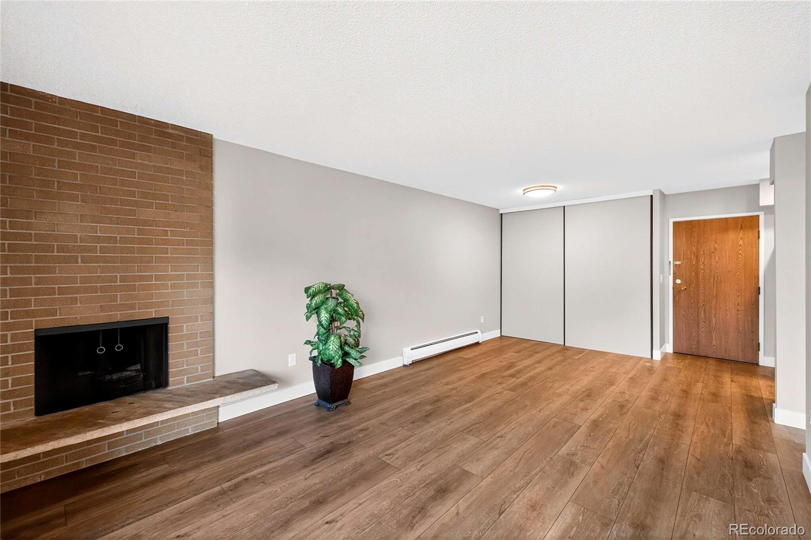 MLS Image #7 for 4110  hale parkway,denver, Colorado