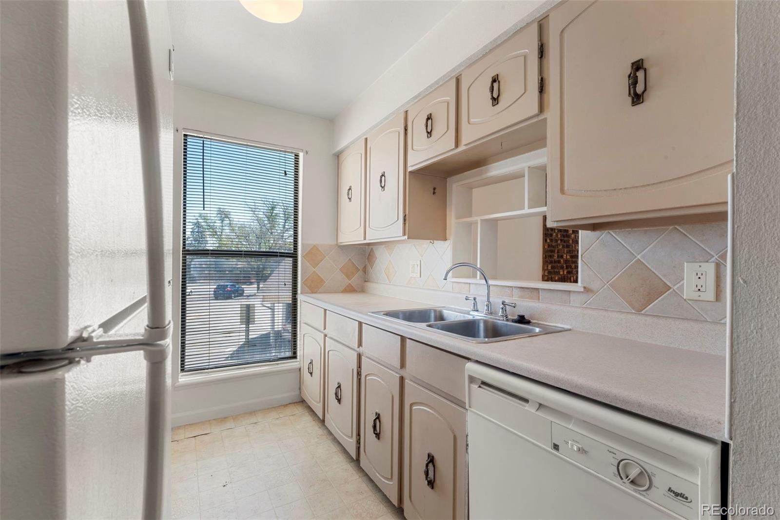 MLS Image #3 for 3662 s granby way,aurora, Colorado