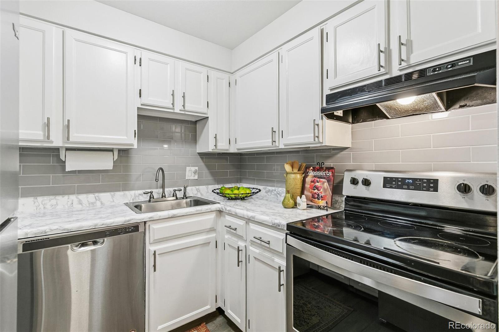 MLS Image #14 for 1243 n gaylord street 205,denver, Colorado