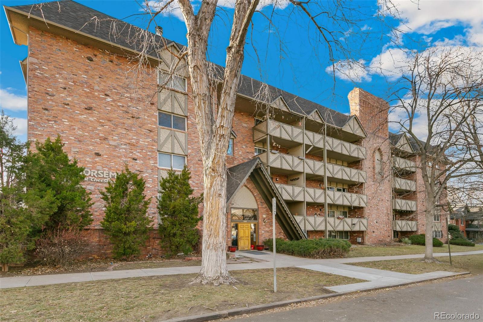 MLS Image #29 for 1243 n gaylord street 205,denver, Colorado