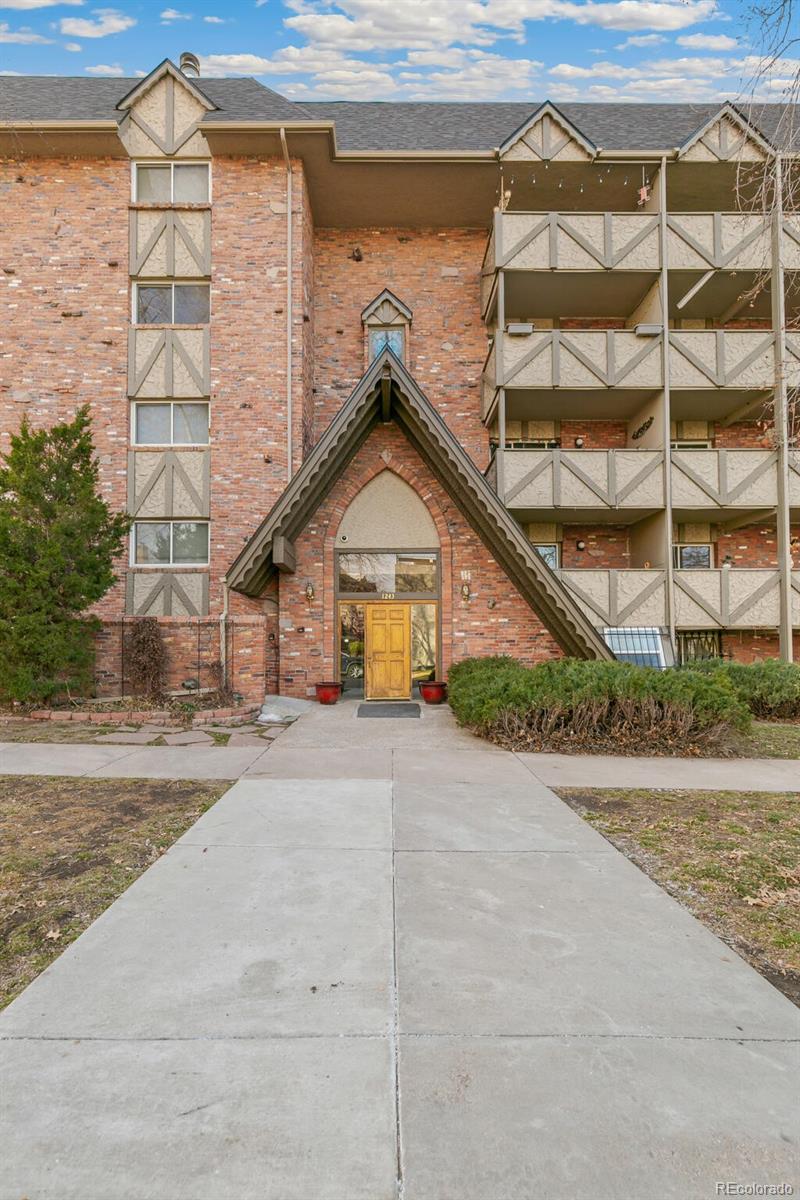 MLS Image #34 for 1243 n gaylord street 205,denver, Colorado