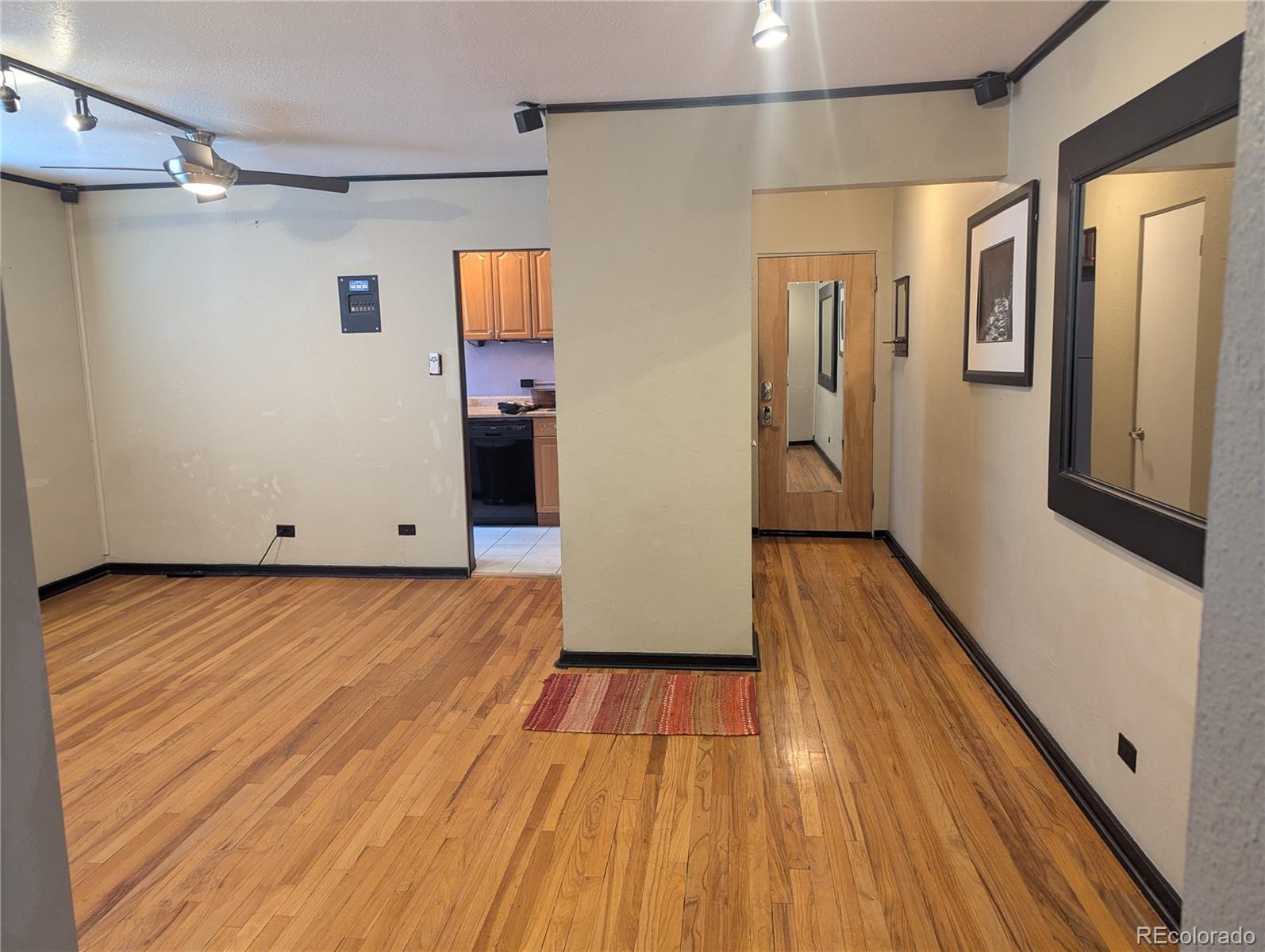 MLS Image #14 for 1101  bellaire street 202,denver, Colorado