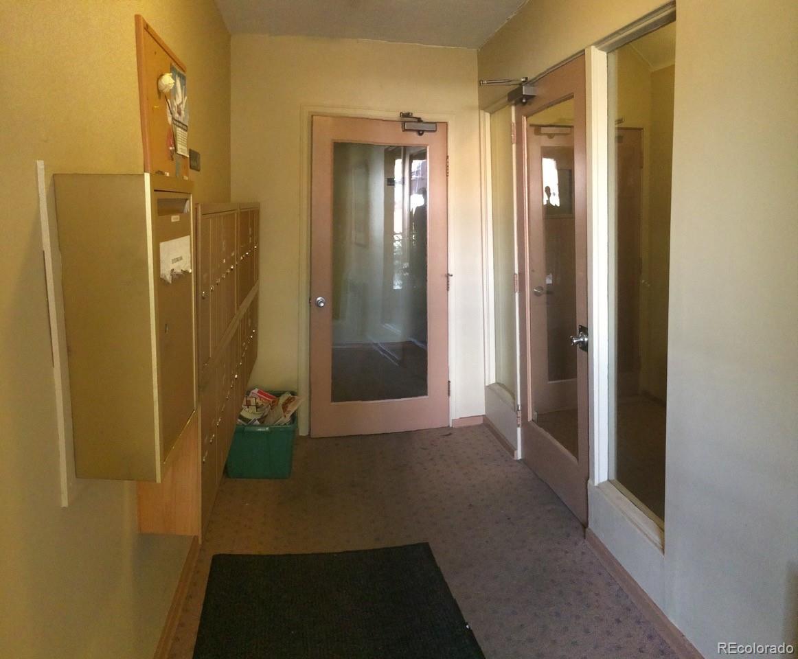 MLS Image #2 for 1101  bellaire street 202,denver, Colorado