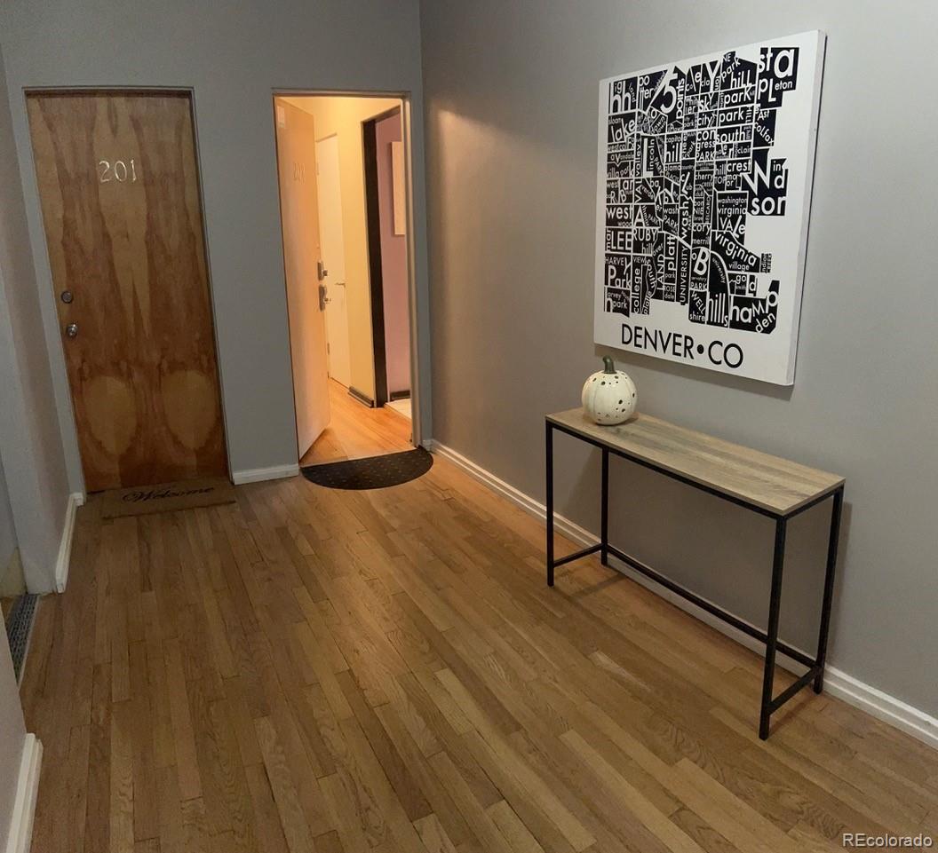 MLS Image #3 for 1101  bellaire street 202,denver, Colorado