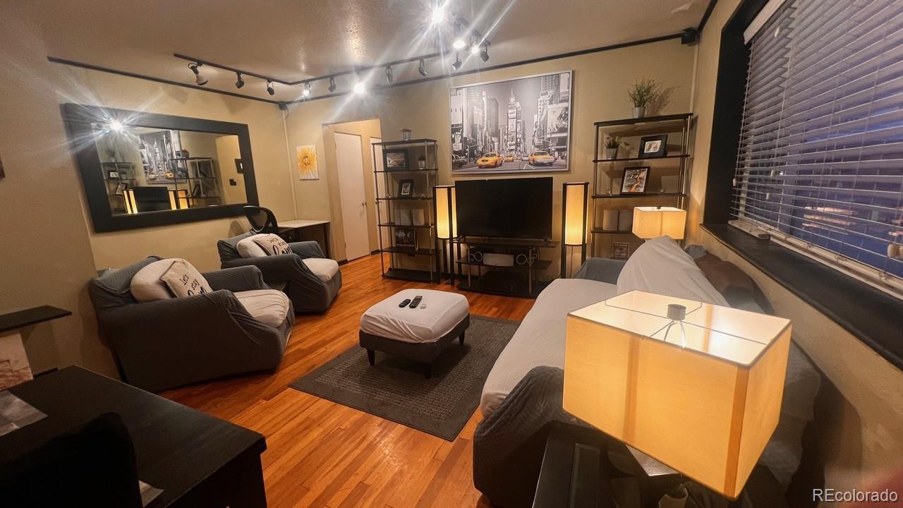 MLS Image #4 for 1101  bellaire street 202,denver, Colorado
