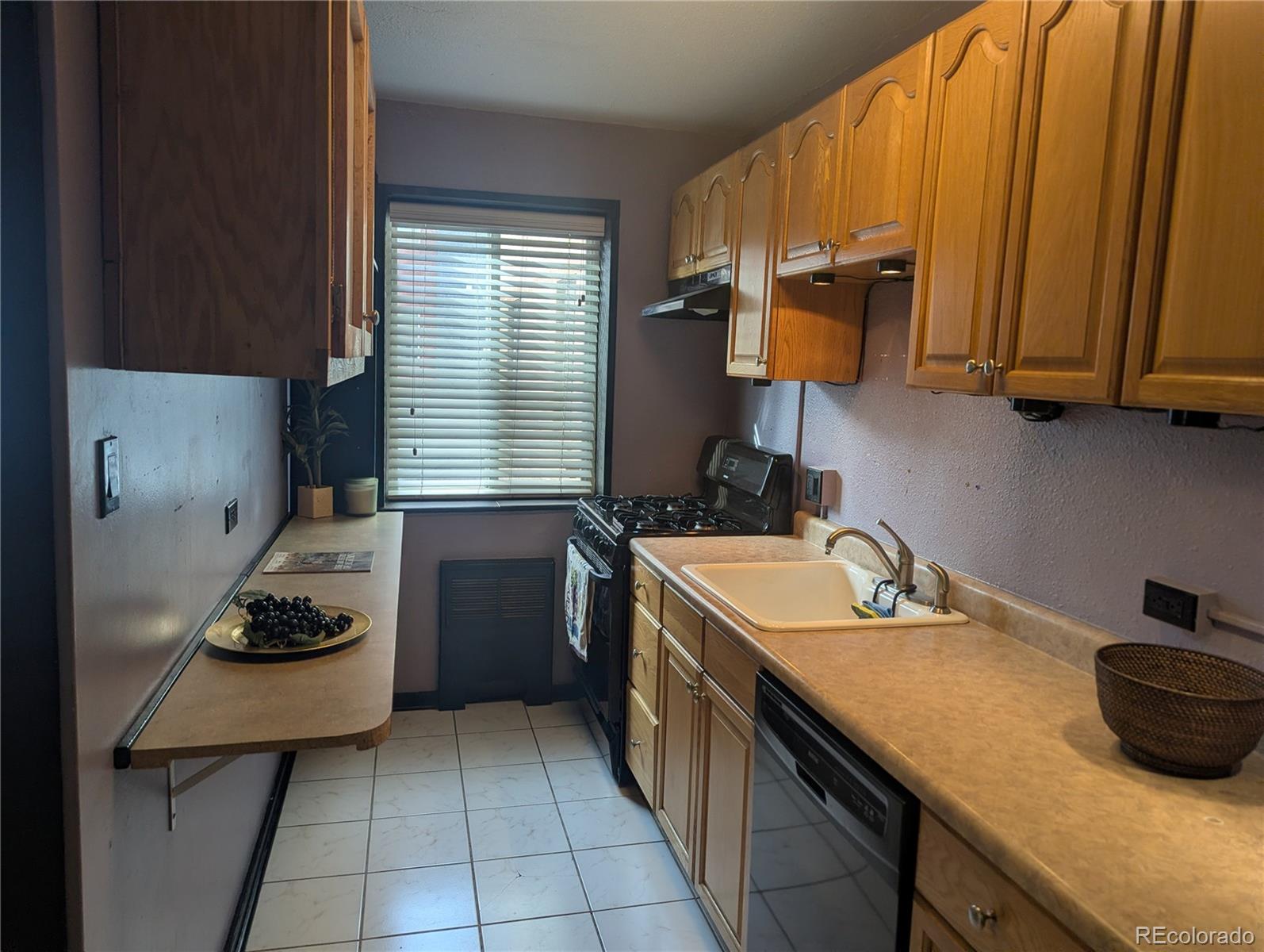 MLS Image #8 for 1101  bellaire street 202,denver, Colorado