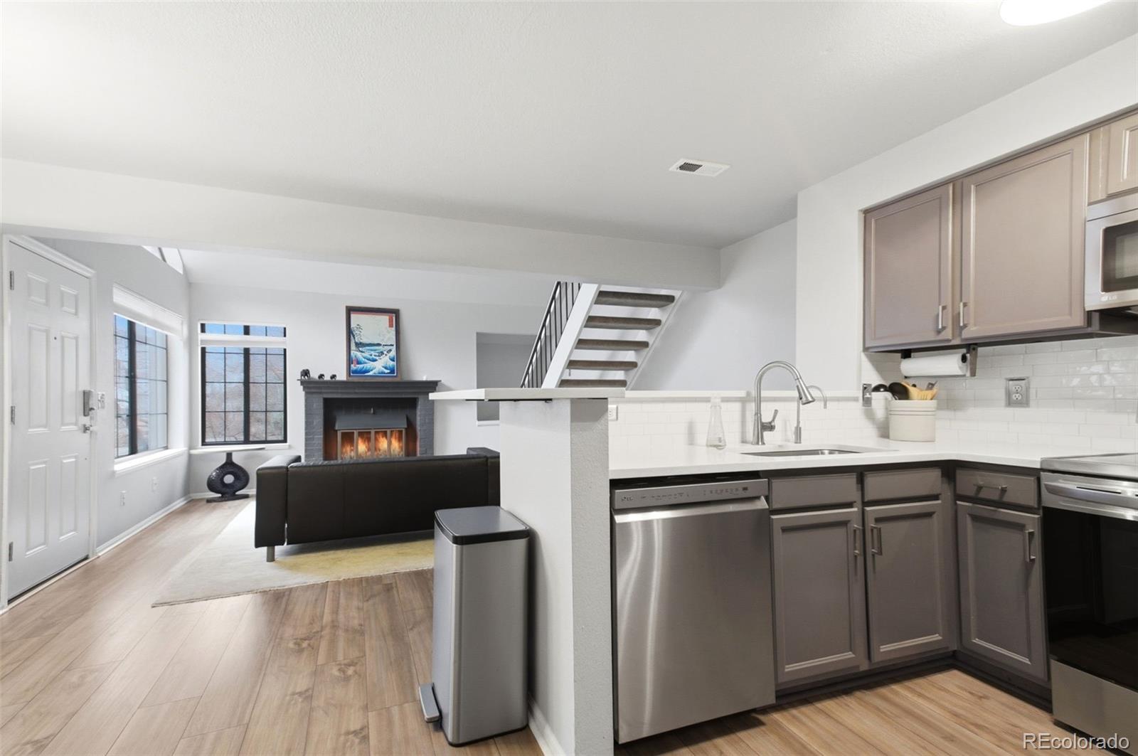 MLS Image #6 for 816 s vance street,lakewood, Colorado