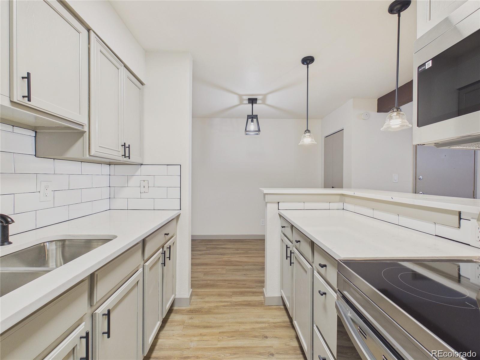 MLS Image #10 for 3643 s sheridan boulevard,denver, Colorado