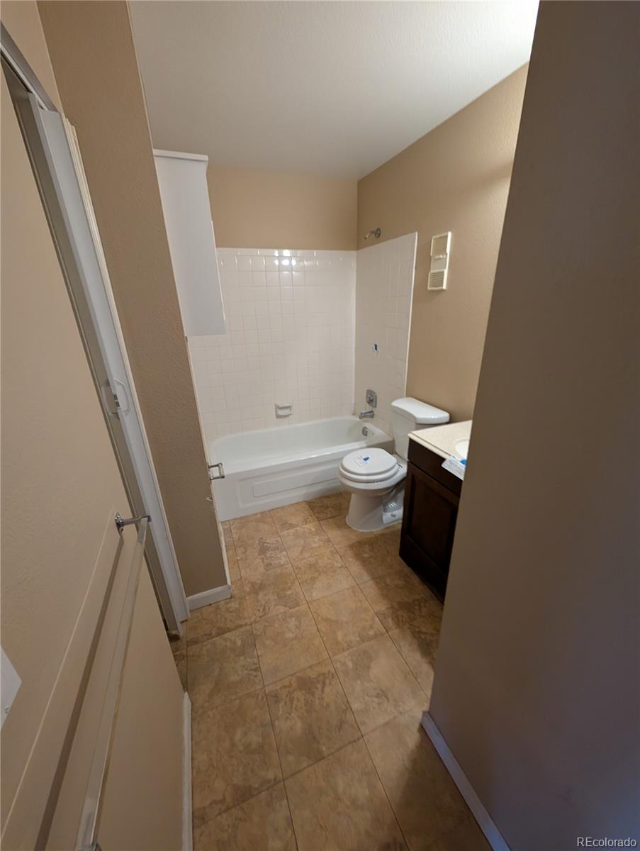 MLS Image #11 for 14423 e jewell avenue,aurora, Colorado