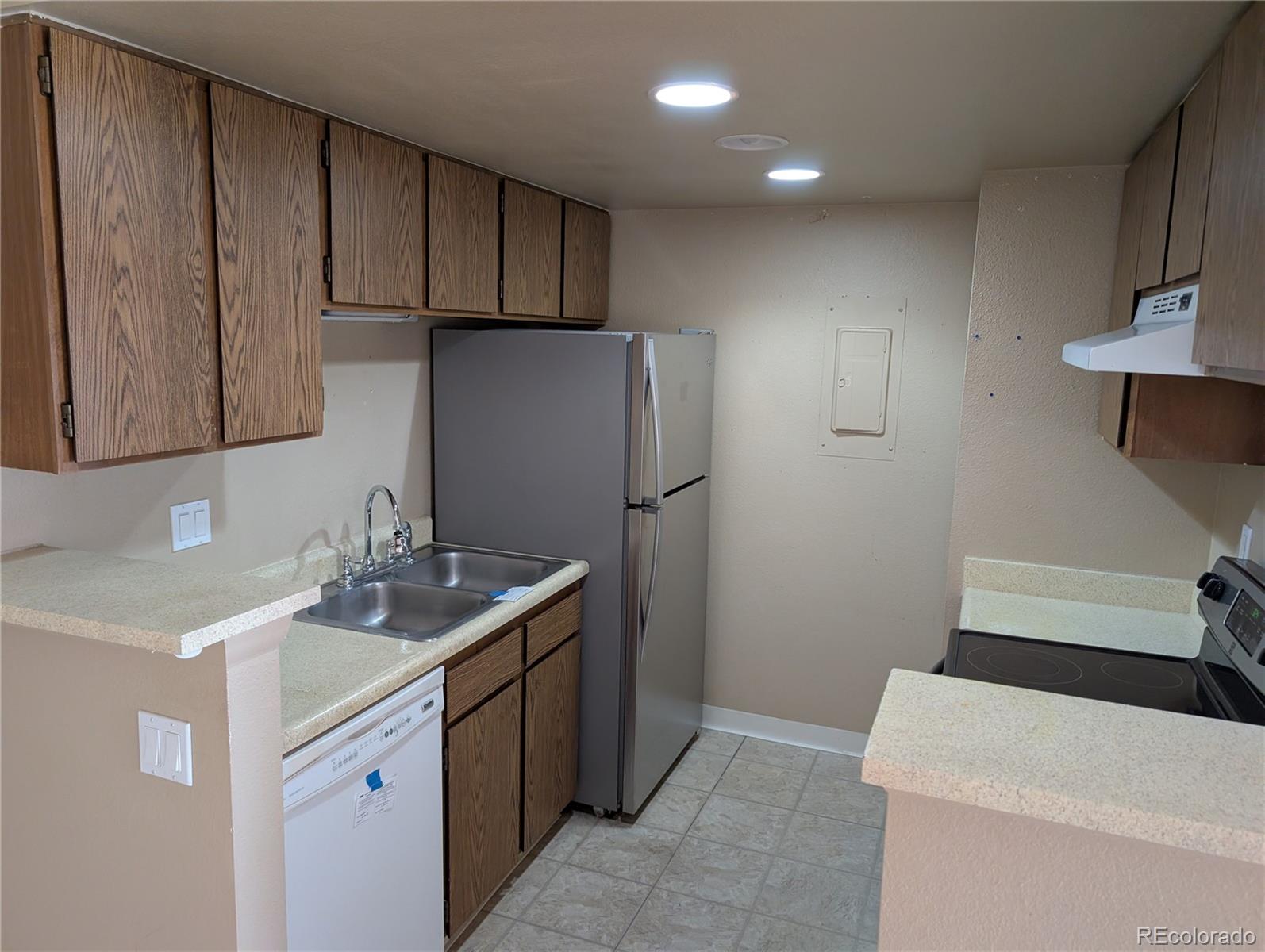 MLS Image #4 for 14423 e jewell avenue,aurora, Colorado