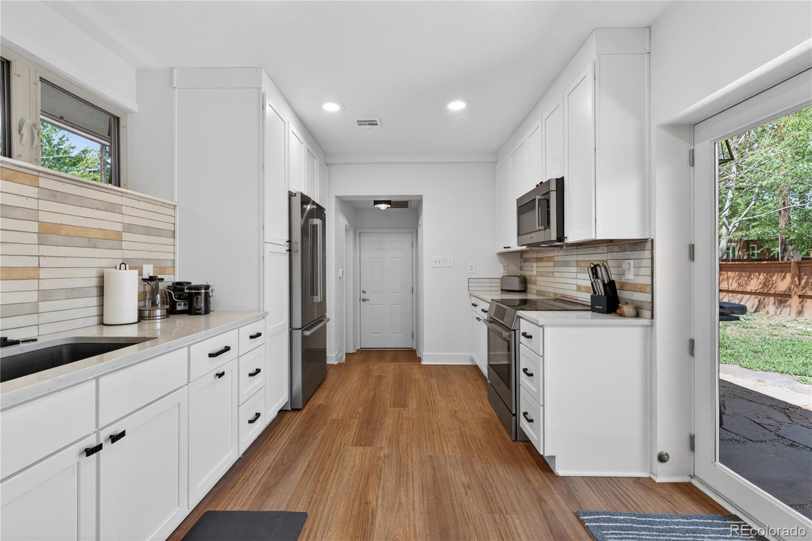 MLS Image #13 for 5730 e 19th avenue,denver, Colorado