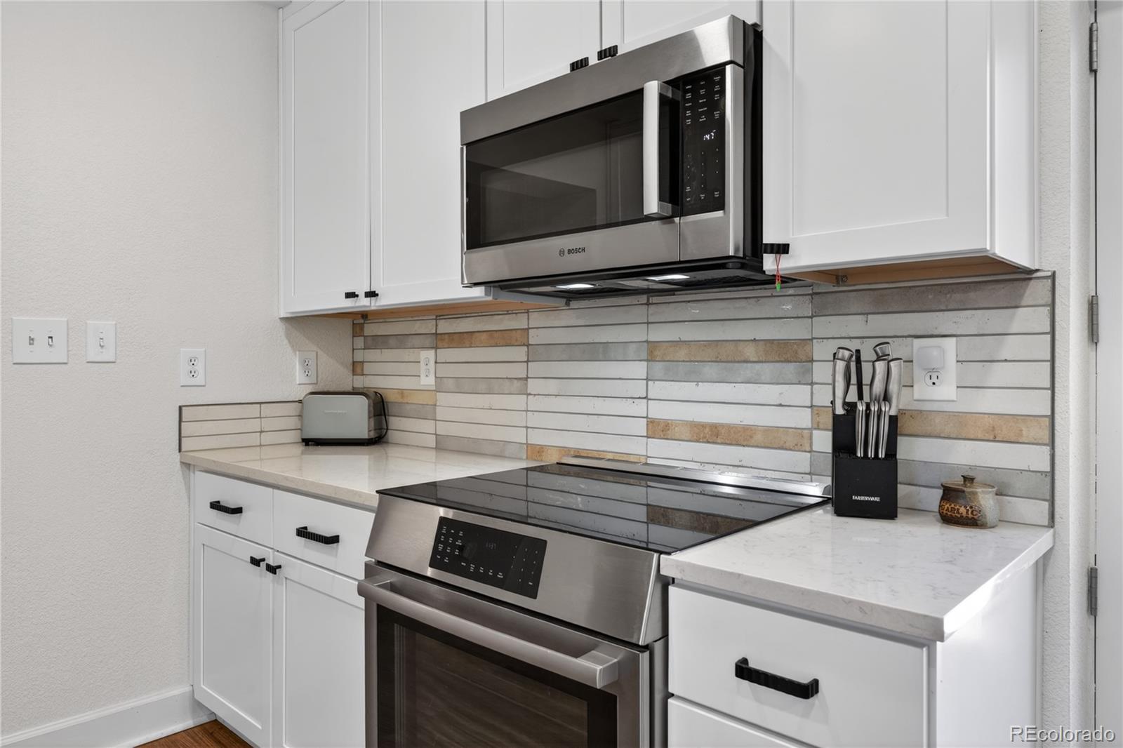 MLS Image #14 for 5730 e 19th avenue,denver, Colorado