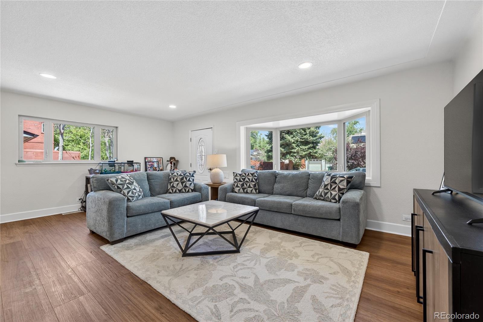 MLS Image #6 for 5730 e 19th avenue,denver, Colorado