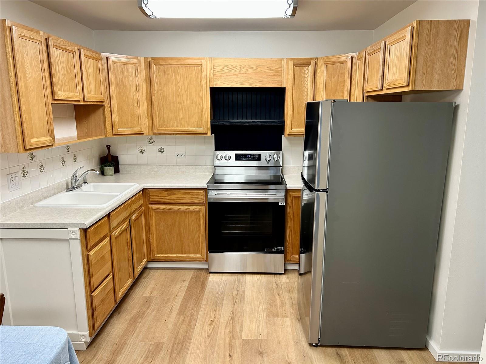 MLS Image #7 for 750 s clinton street 1a,denver, Colorado