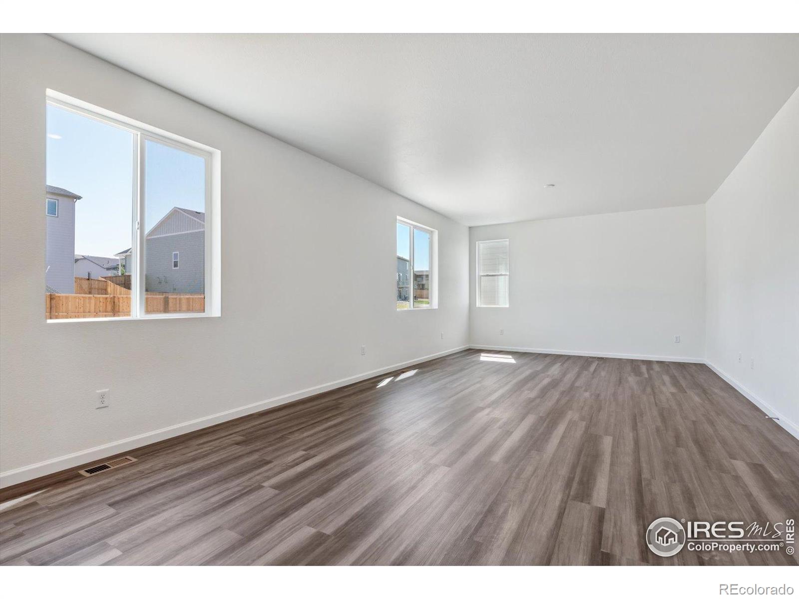 MLS Image #10 for 904  harvard street,johnstown, Colorado