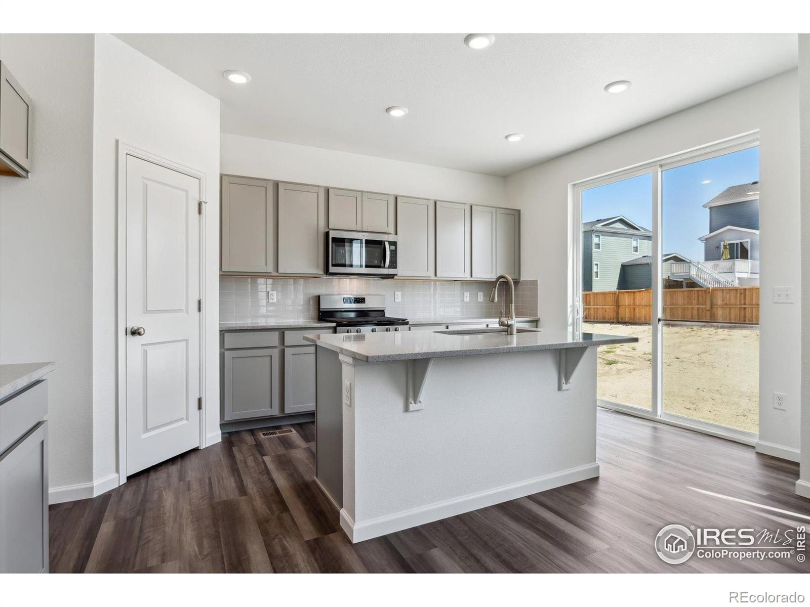 MLS Image #5 for 904  harvard street,johnstown, Colorado