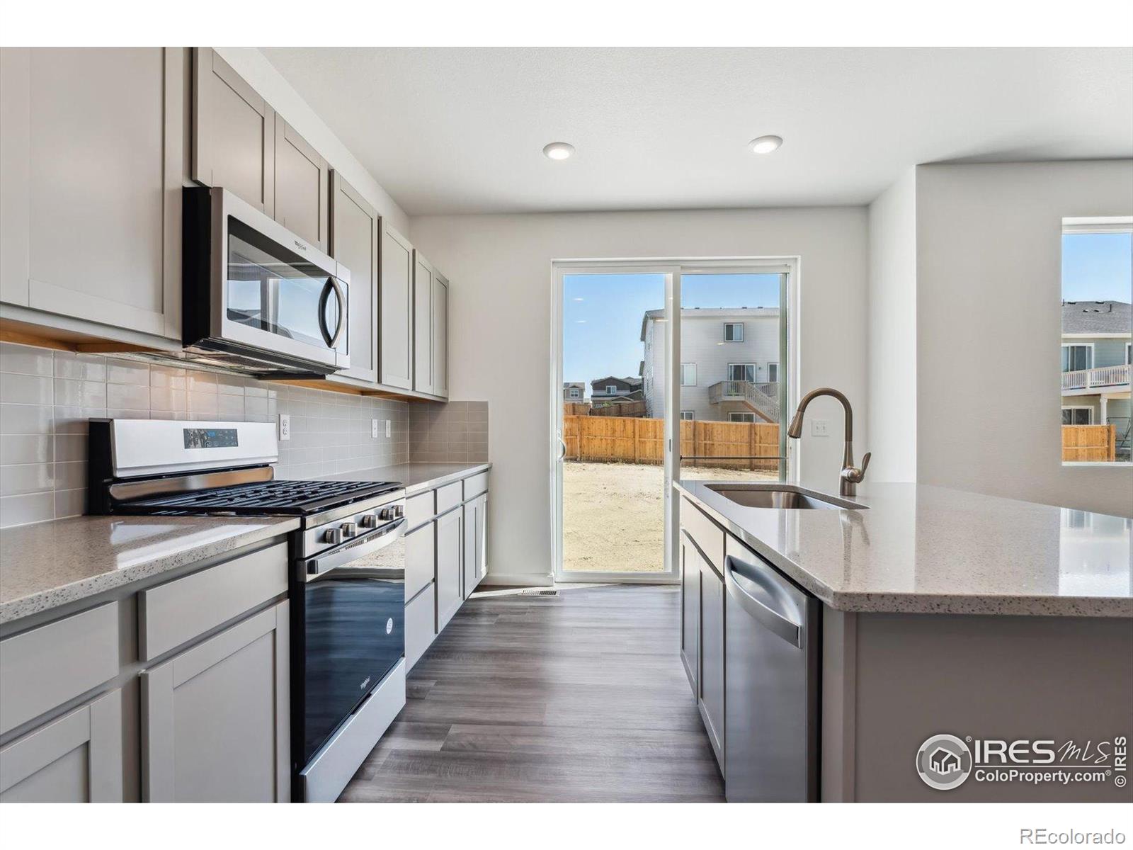 MLS Image #6 for 904  harvard street,johnstown, Colorado