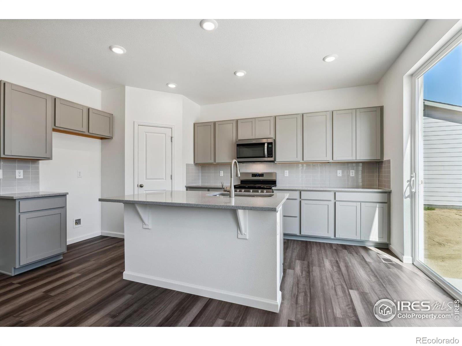 MLS Image #7 for 904  harvard street,johnstown, Colorado