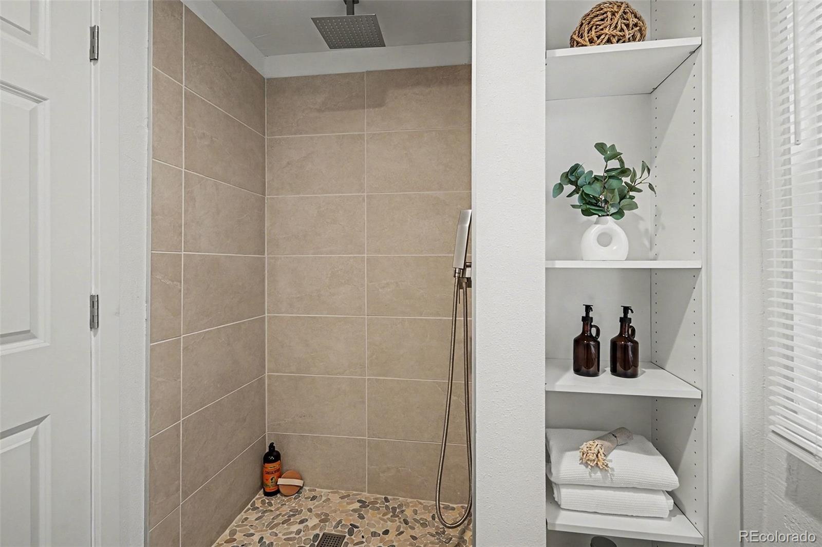 MLS Image #18 for 924 w 9th avenue,denver, Colorado