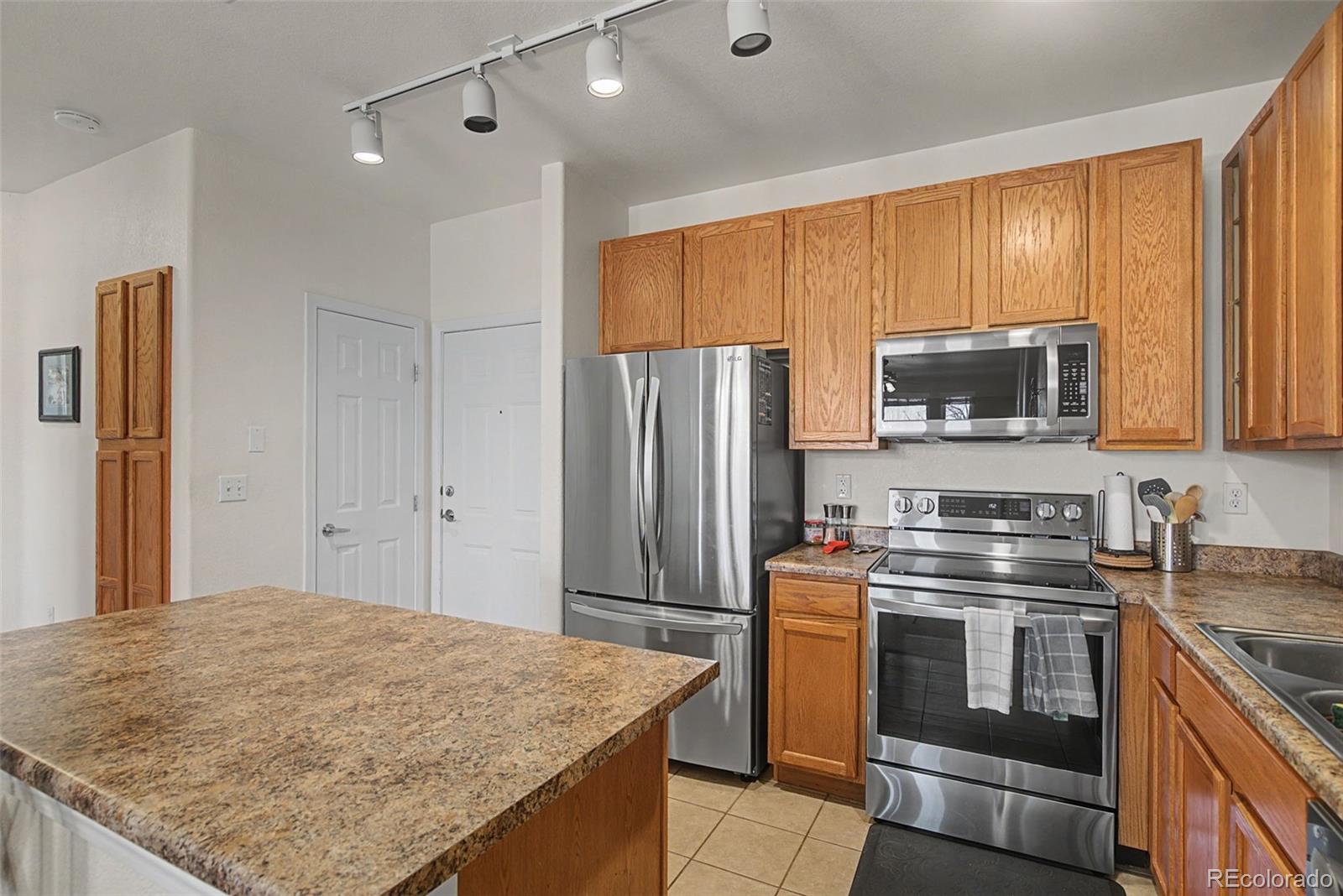 MLS Image #16 for 15470  canyon rim drive,englewood, Colorado