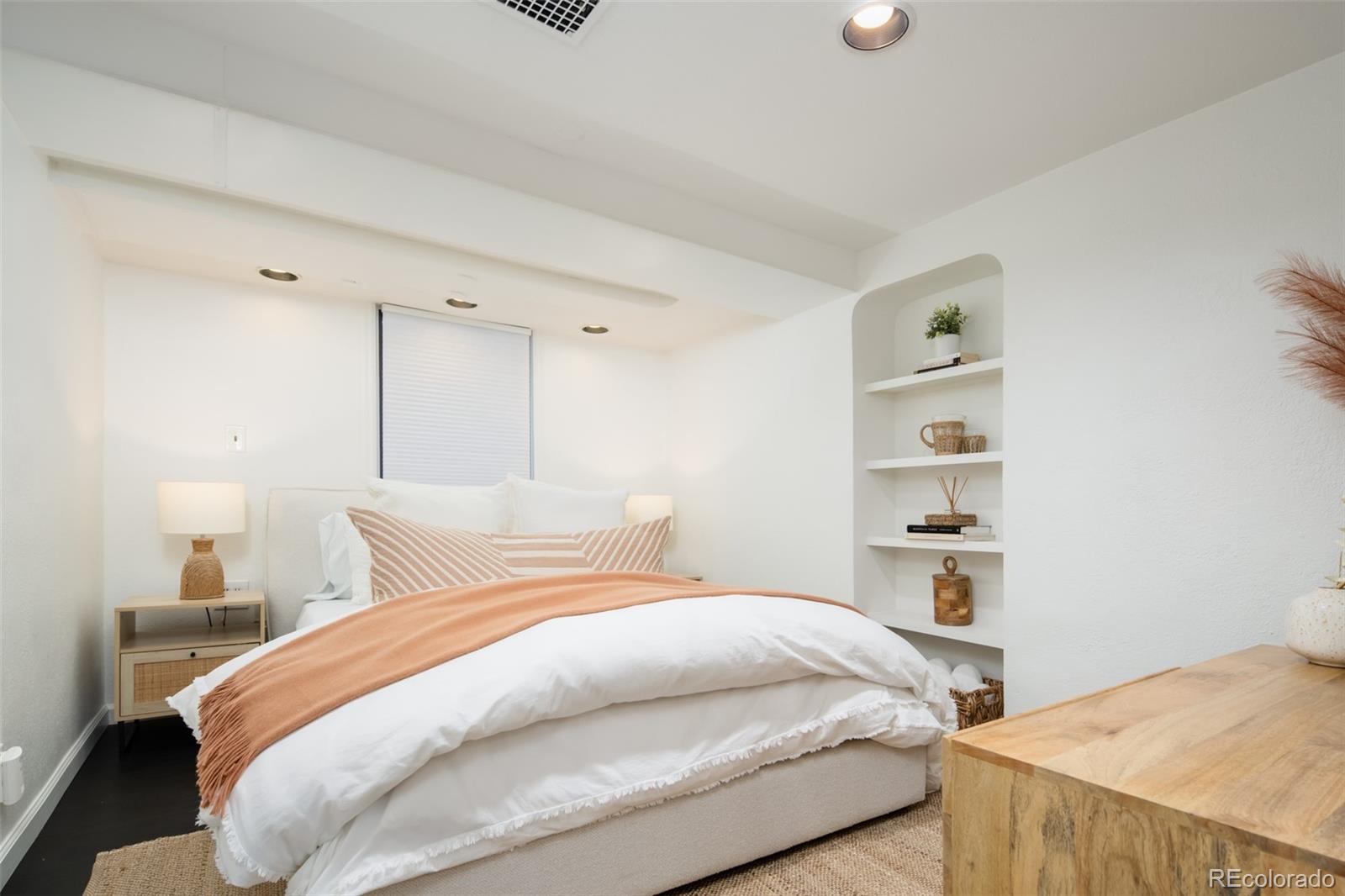 MLS Image #28 for 457  elm street,denver, Colorado